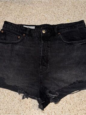 ZARA Black Denim Cutoff Shorts Distressed Raw Hem Acid Wash Size 10
